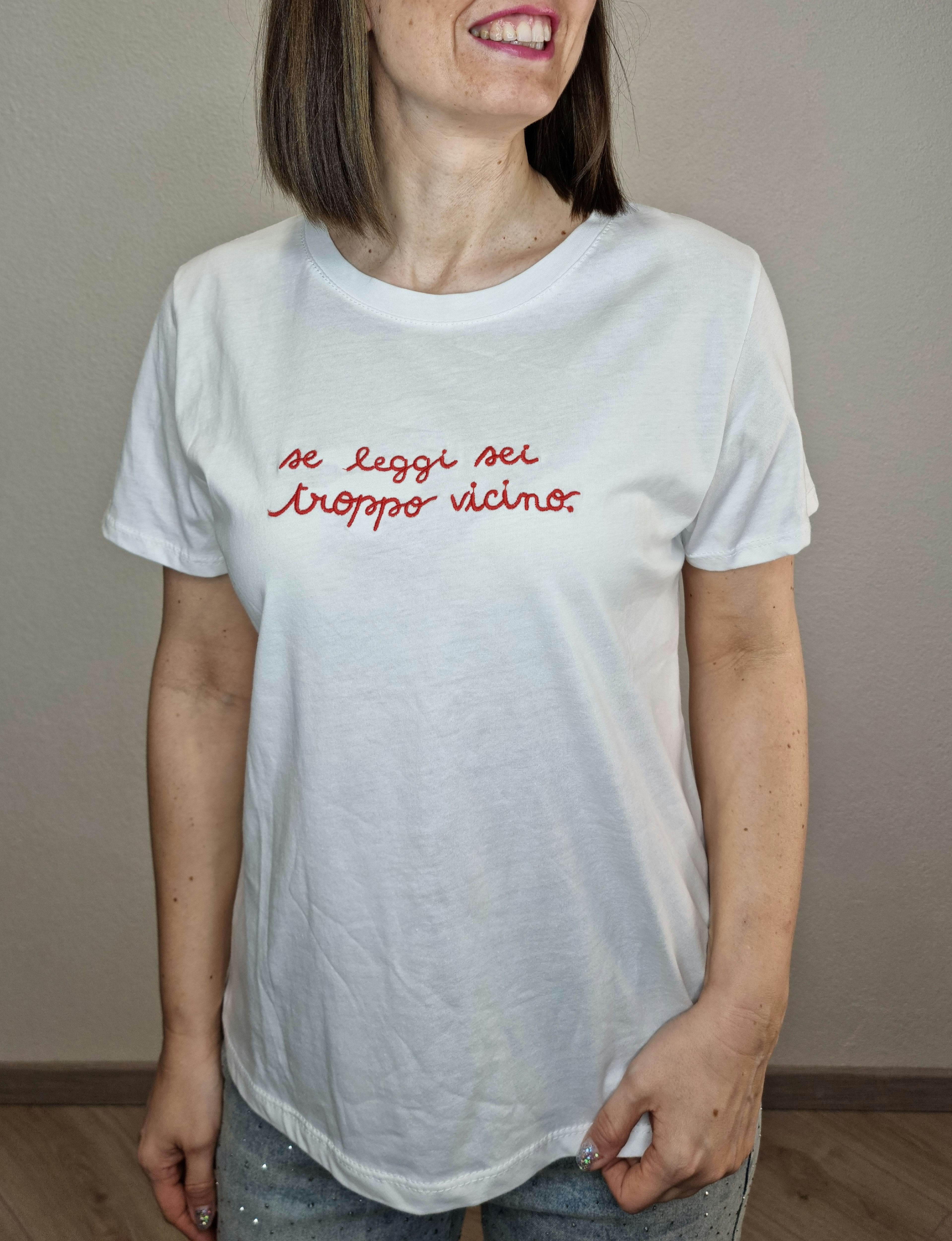 T-SHIRT TROPPO VICINO