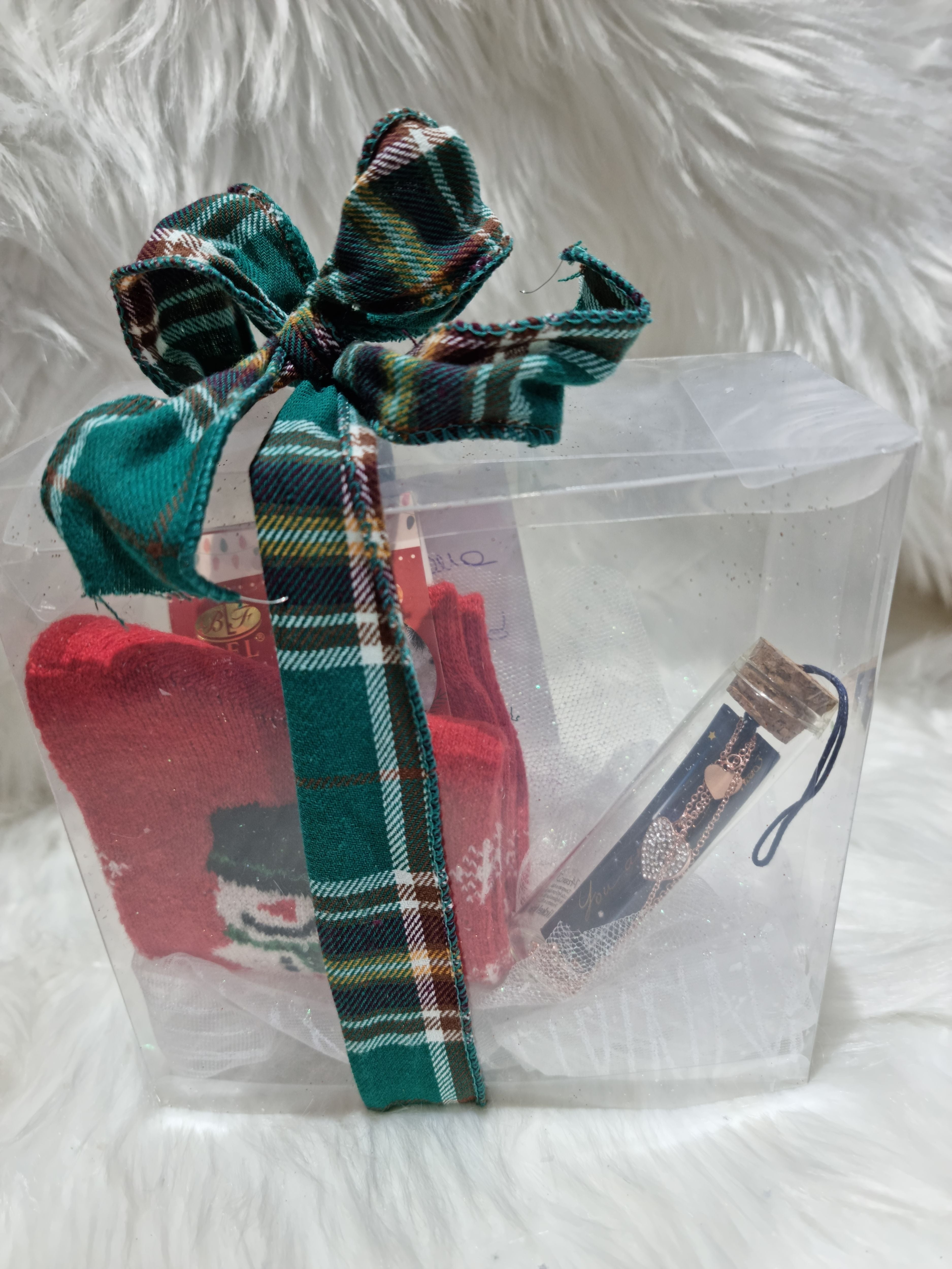 CONFEZIONE CALZINO IN LANA PUPAZZO E CIONDOLO CUORE