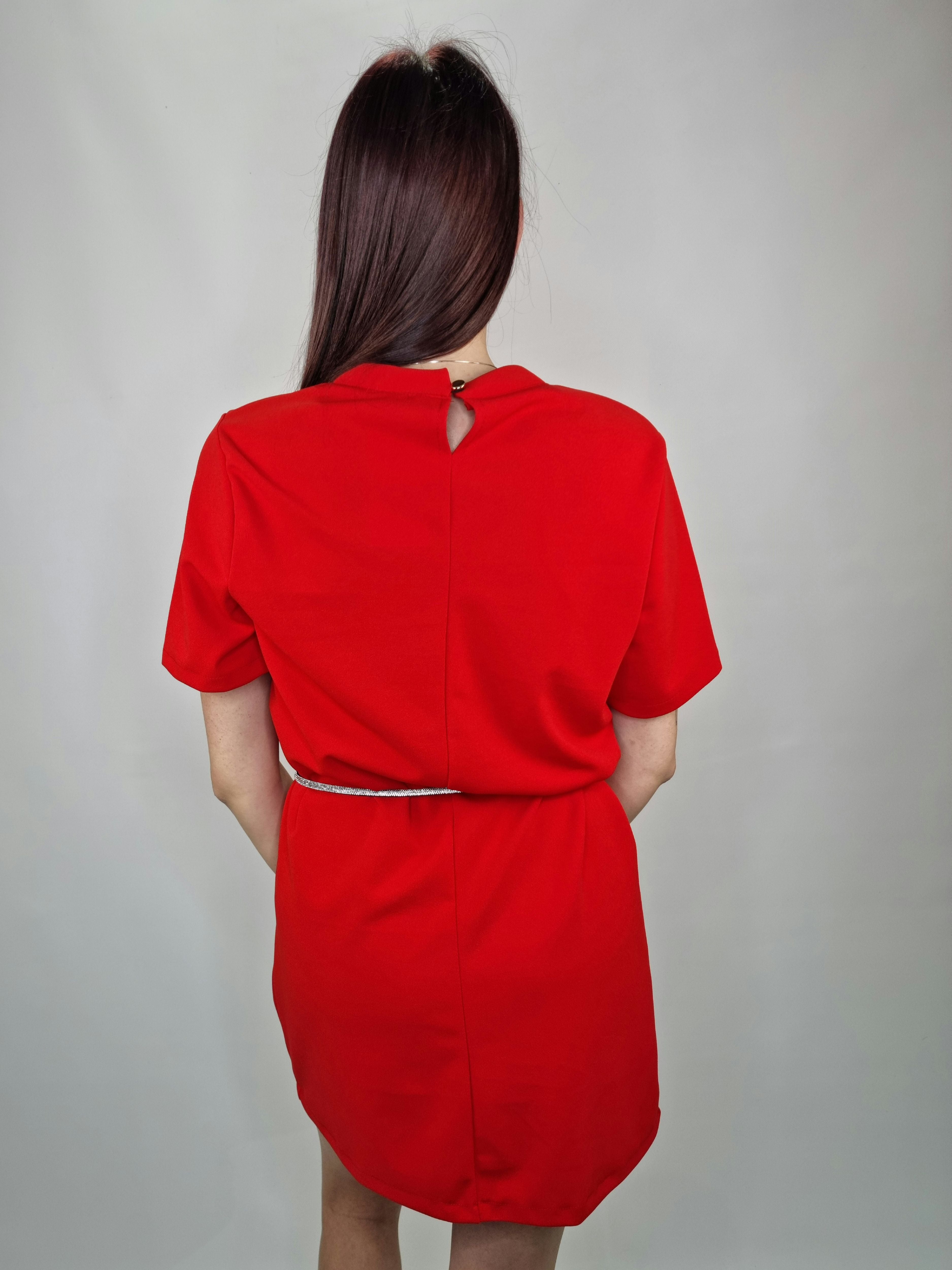 ABITO CON CINTURINA ROSSO