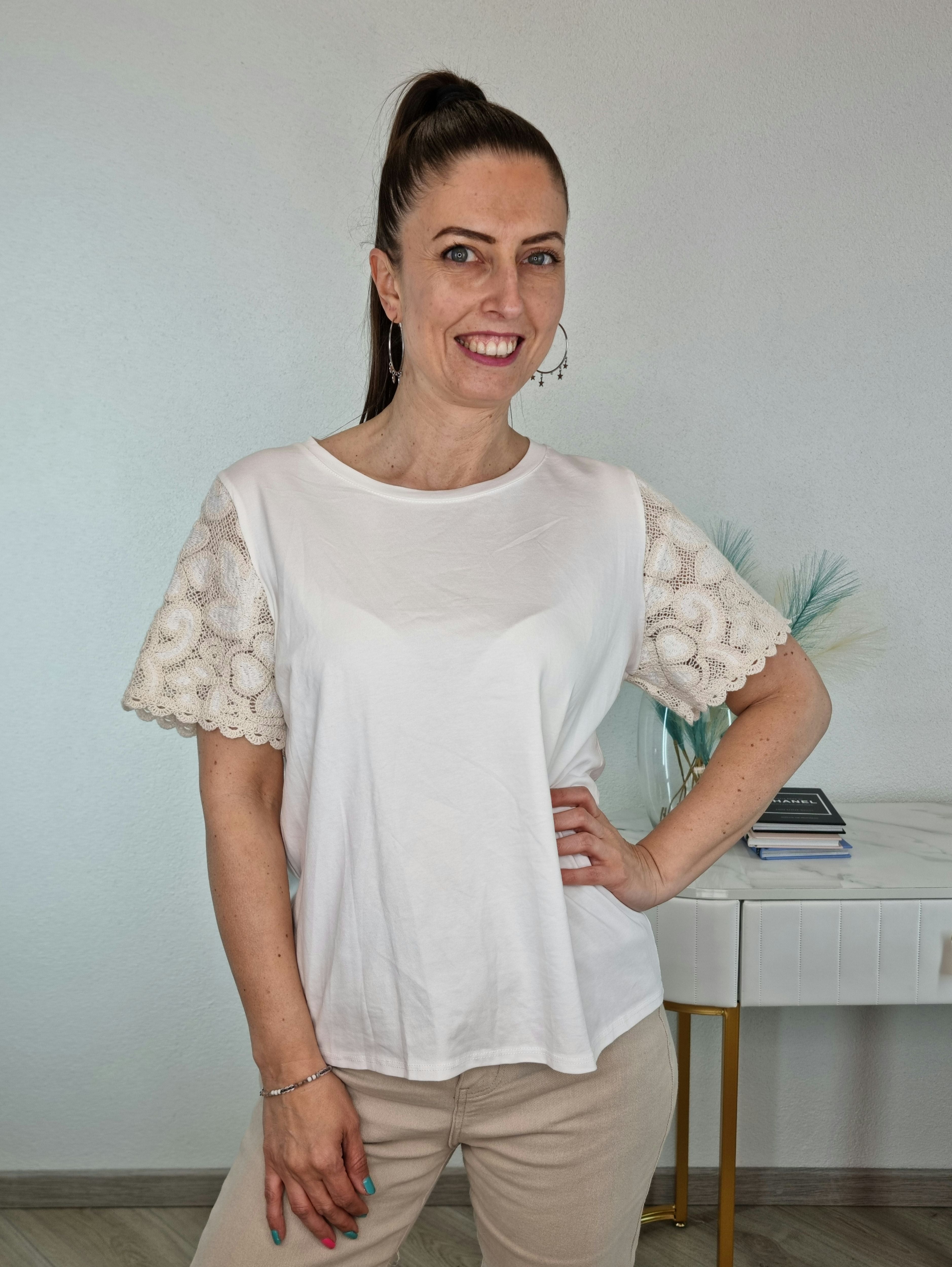 T-SHIRT RICAMO