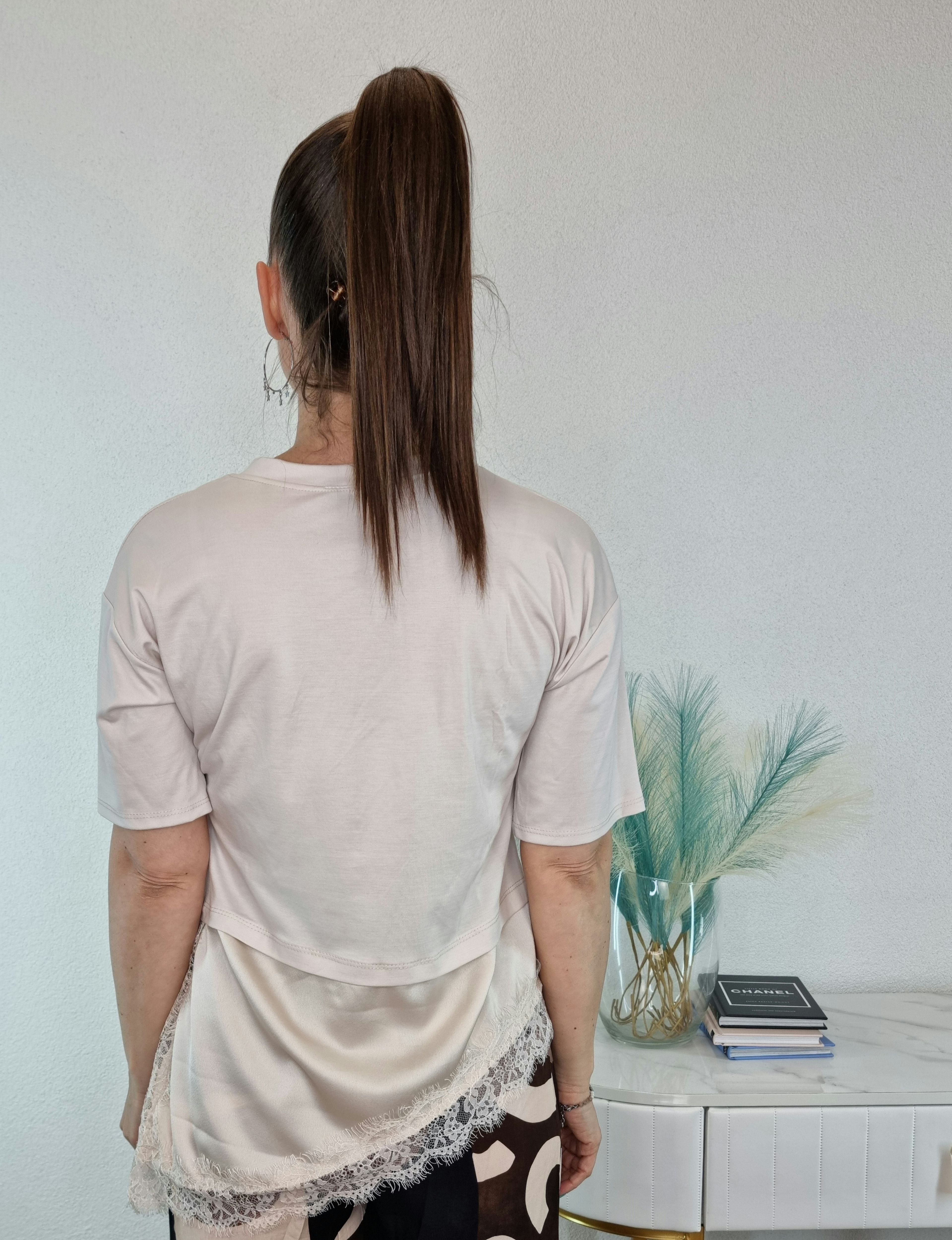 T-SHIRT ASIMMETRICA BEIGE