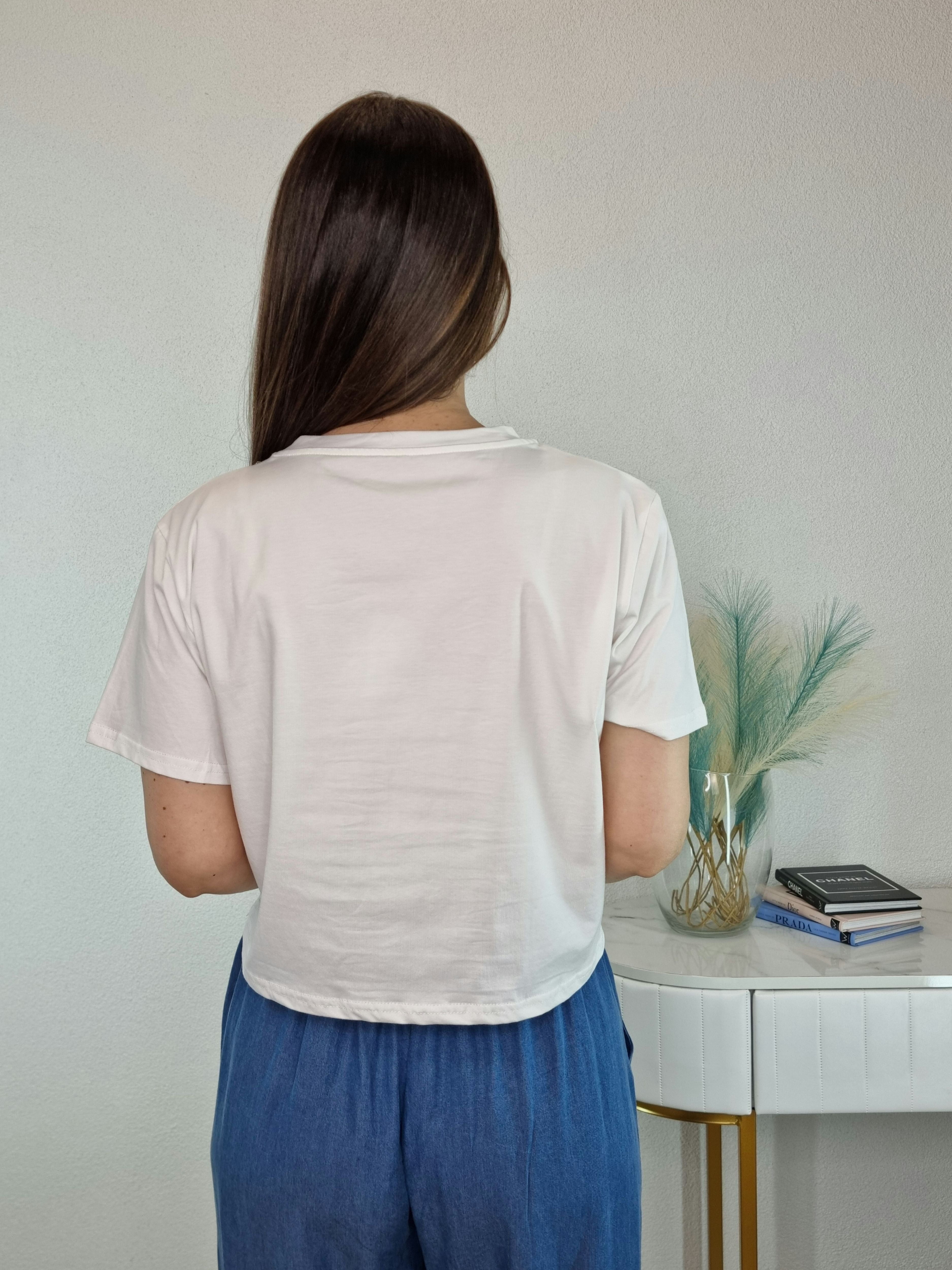 T-SHIRT DETAIL