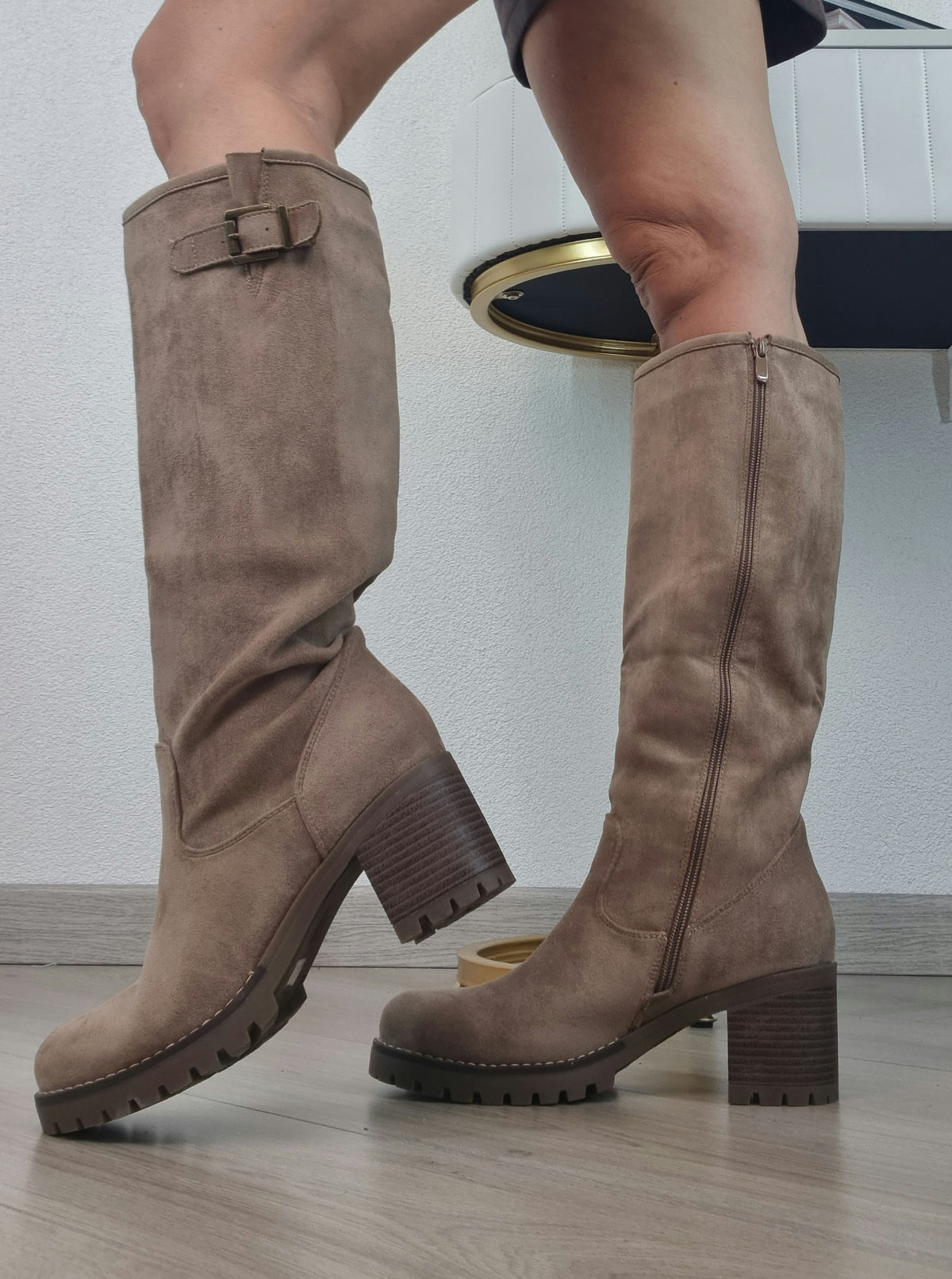 STIVALE SCAMOSCIATO LEA
