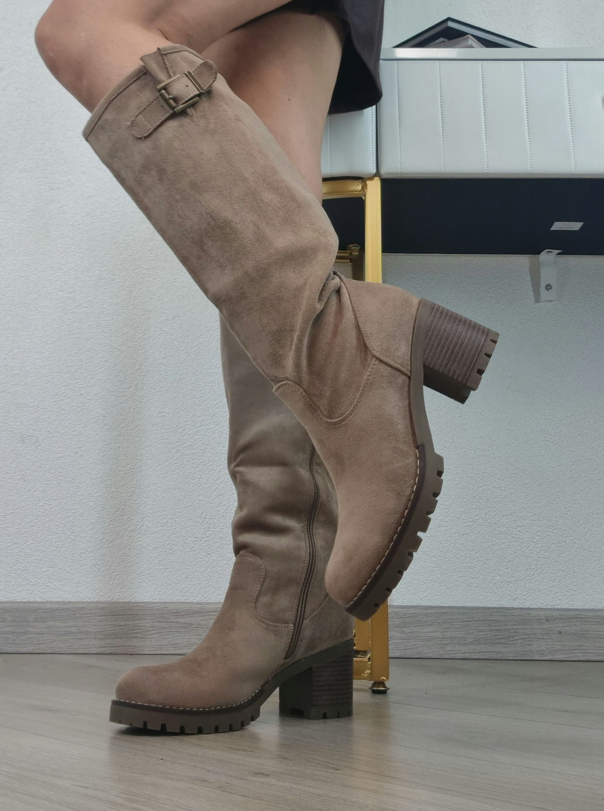 STIVALE SCAMOSCIATO LEA