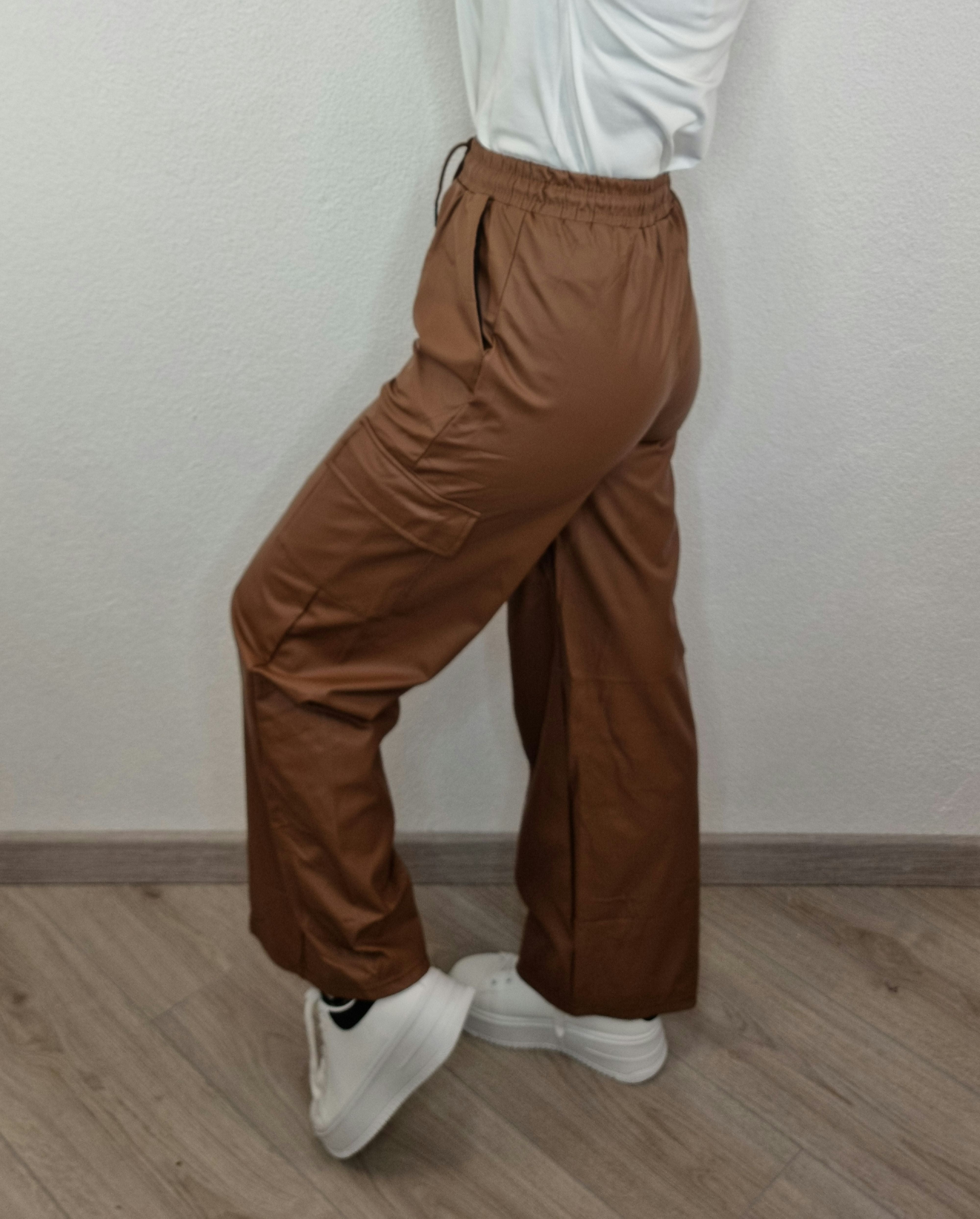 PANTALONE ECOPELLE CARGO CAMMELLO