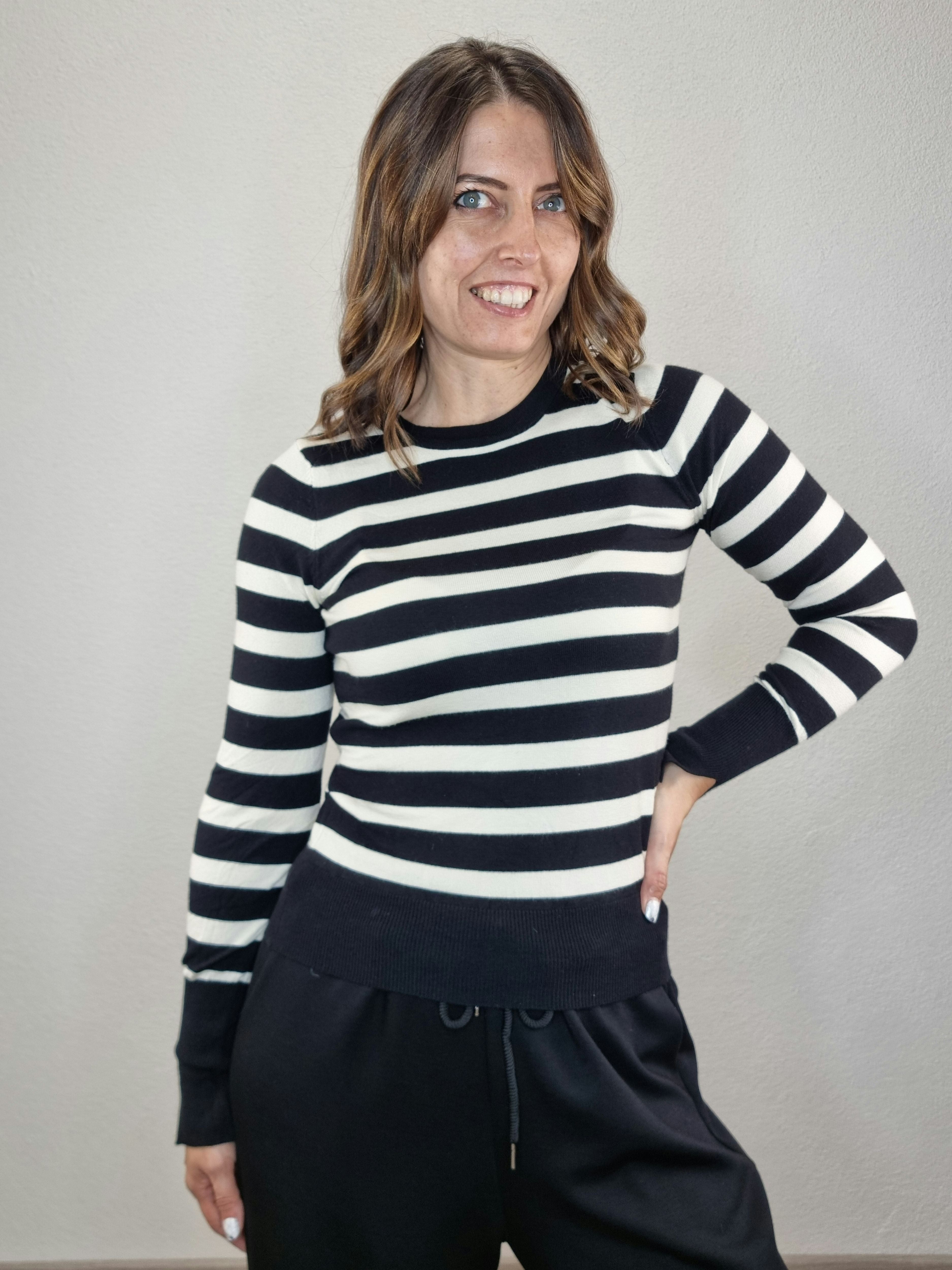 PULL RIGHE NERO