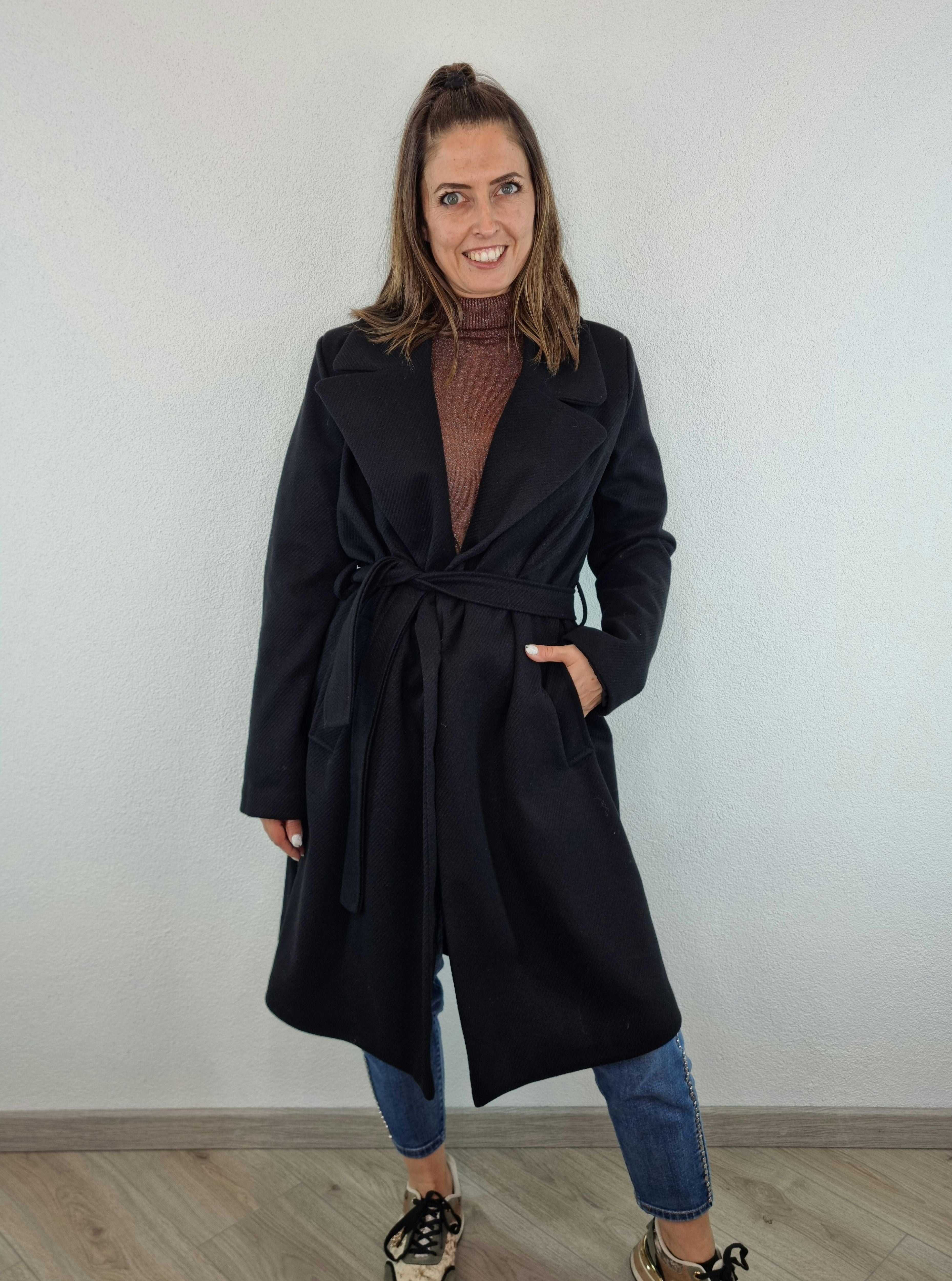 CAPPOTTO FIOCCO NERO