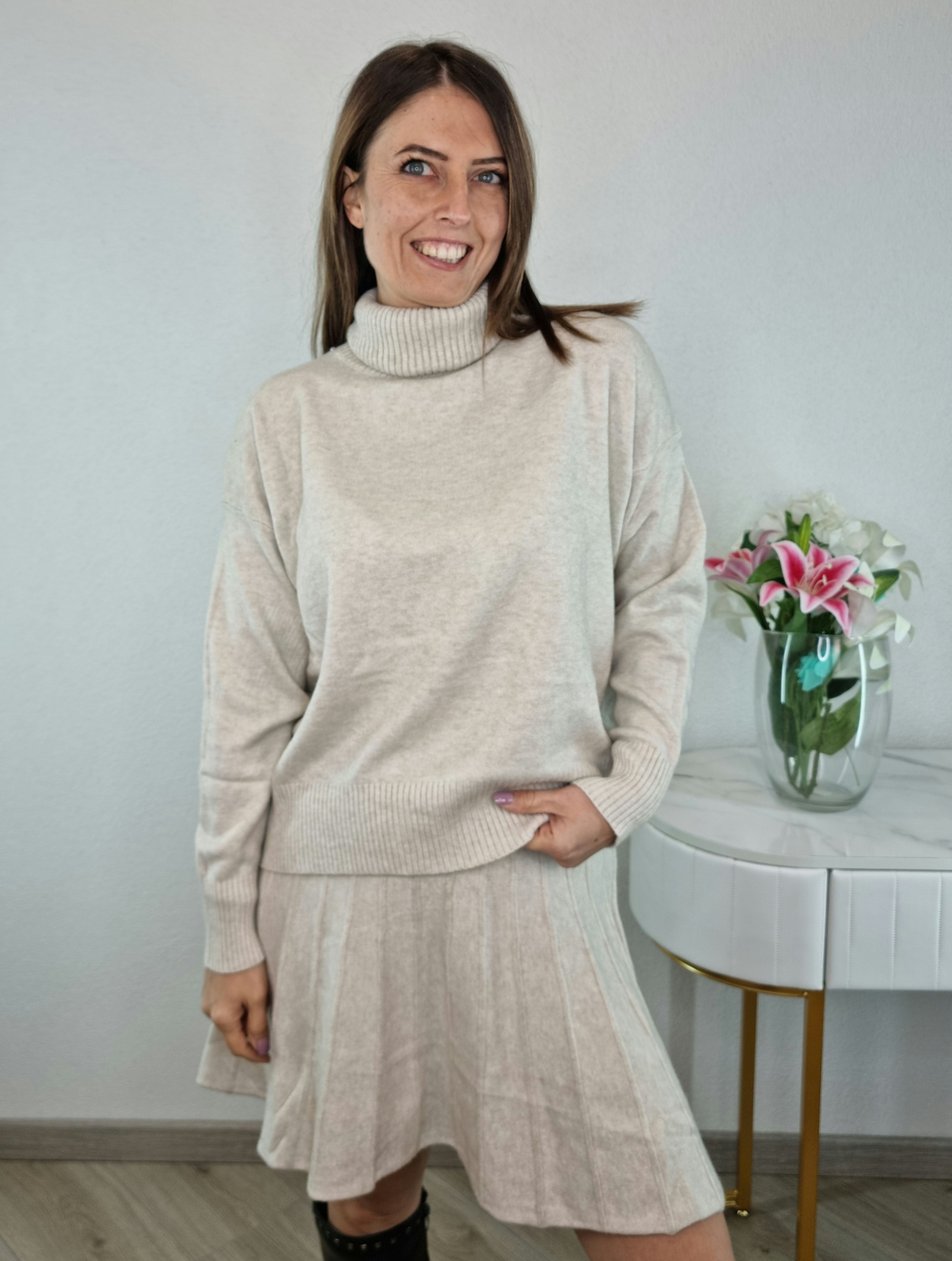 COMPLETO IN MAGLIA BEIGE