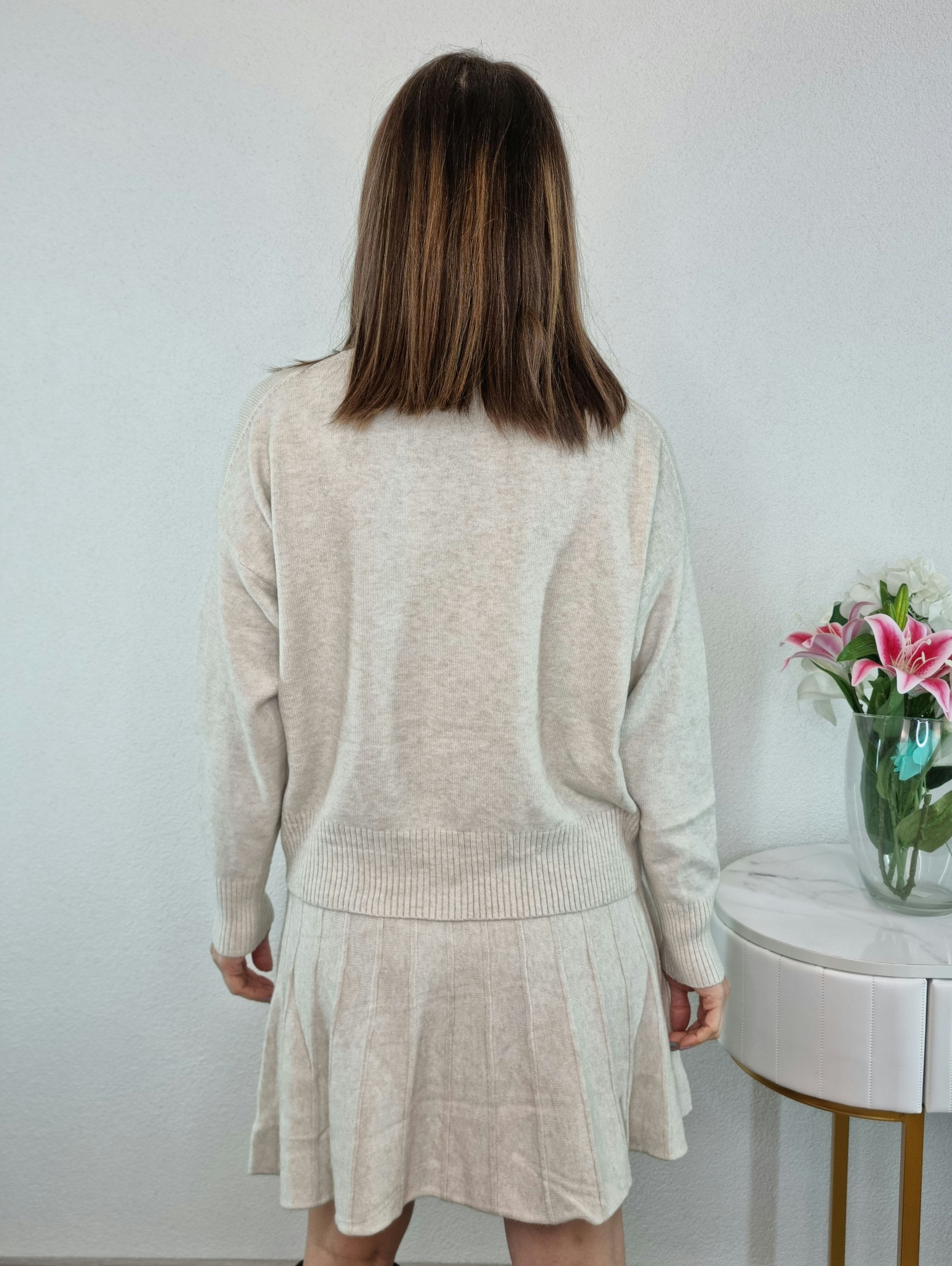 COMPLETO IN MAGLIA BEIGE