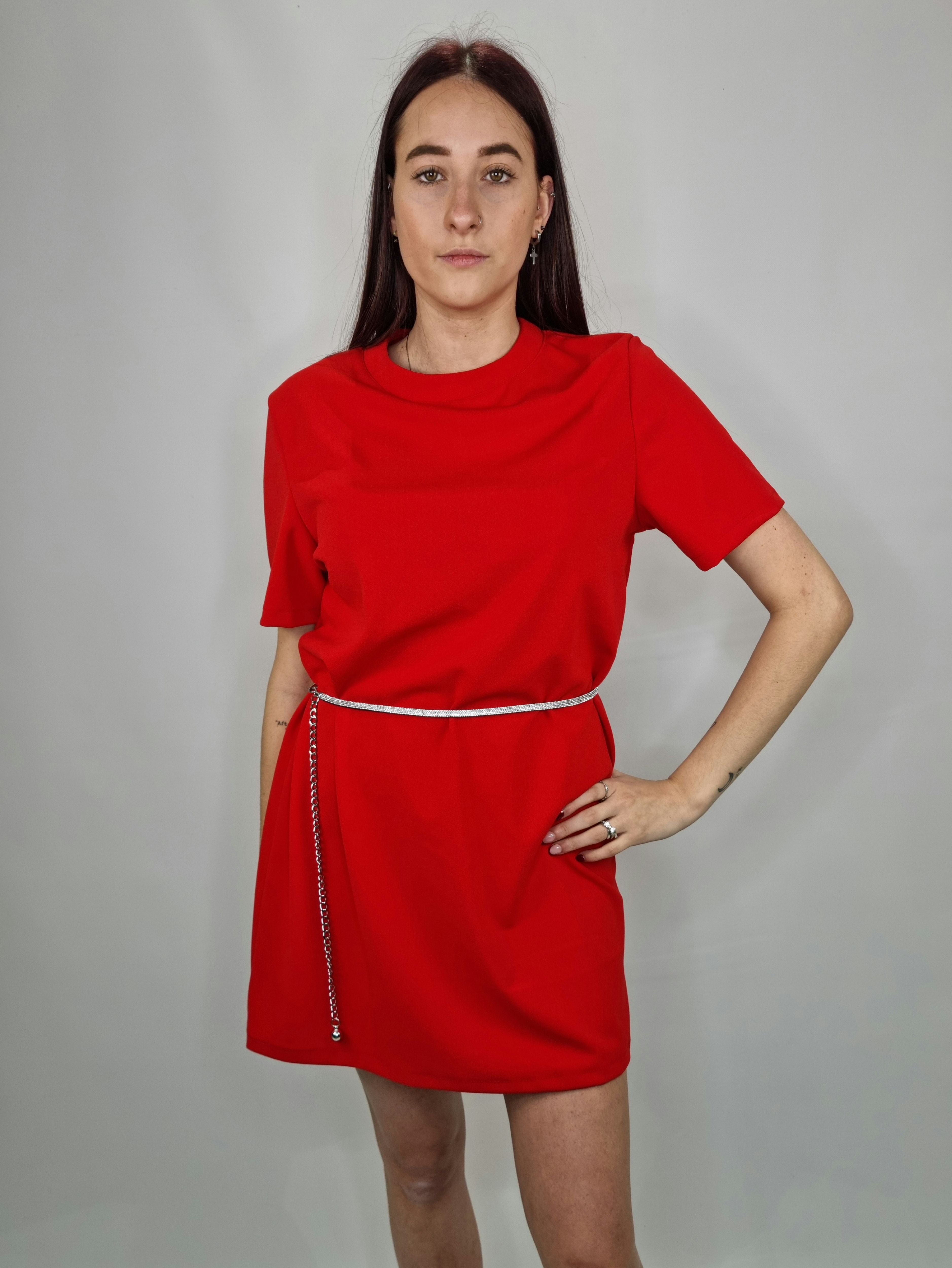 ABITO CON CINTURINA ROSSO