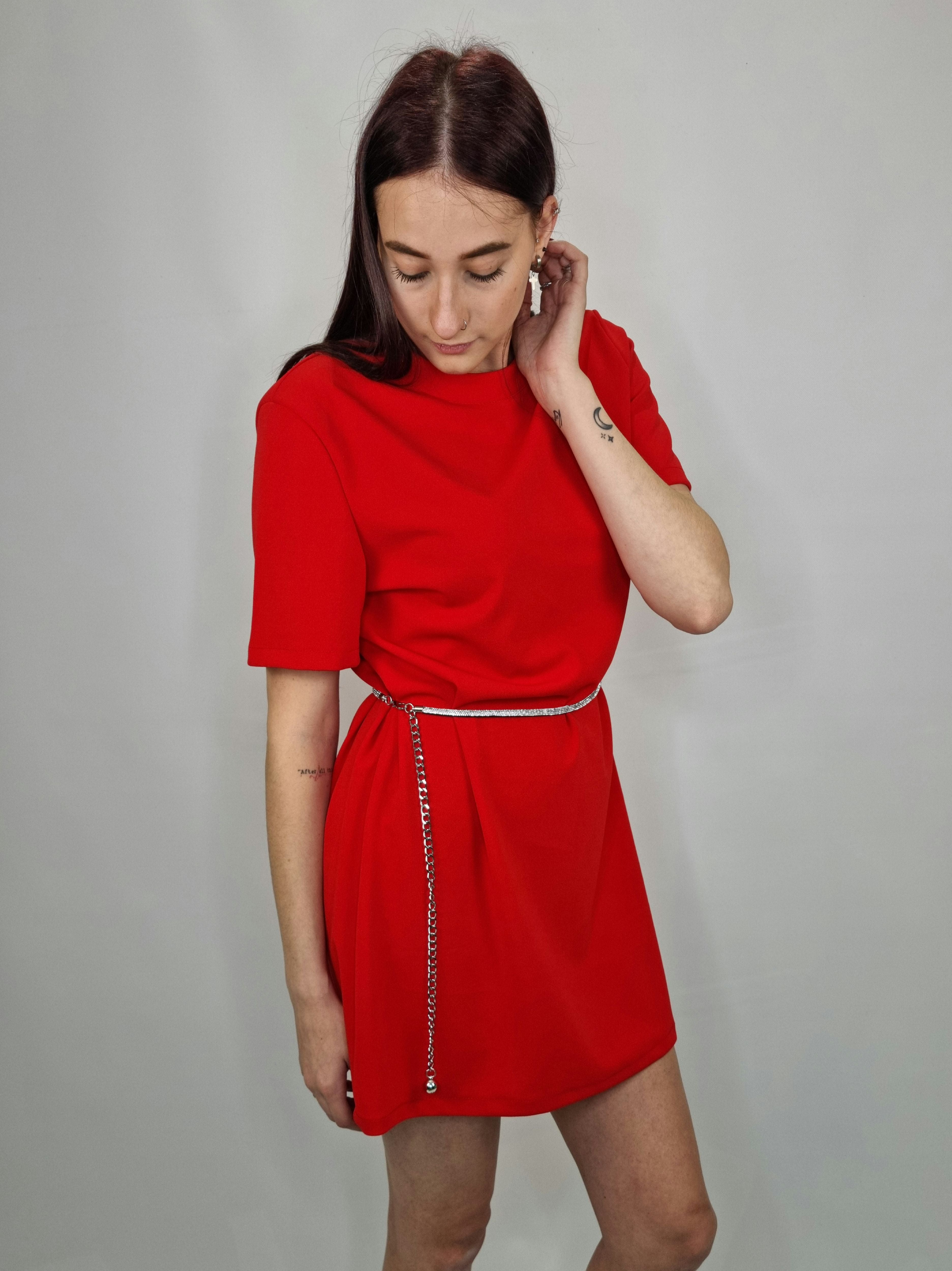 ABITO CON CINTURINA ROSSO