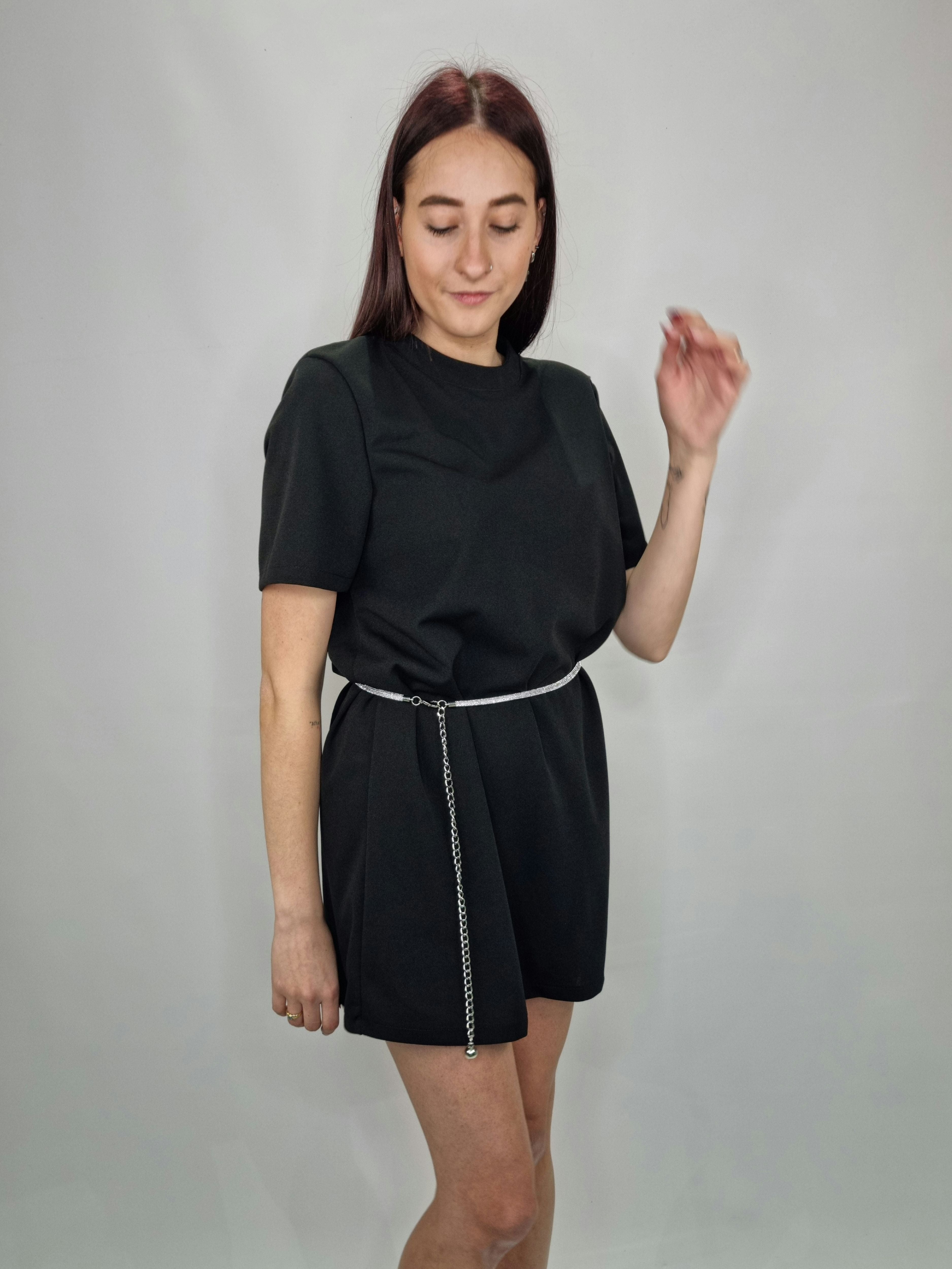 ABITO CON CINTURINA NERO