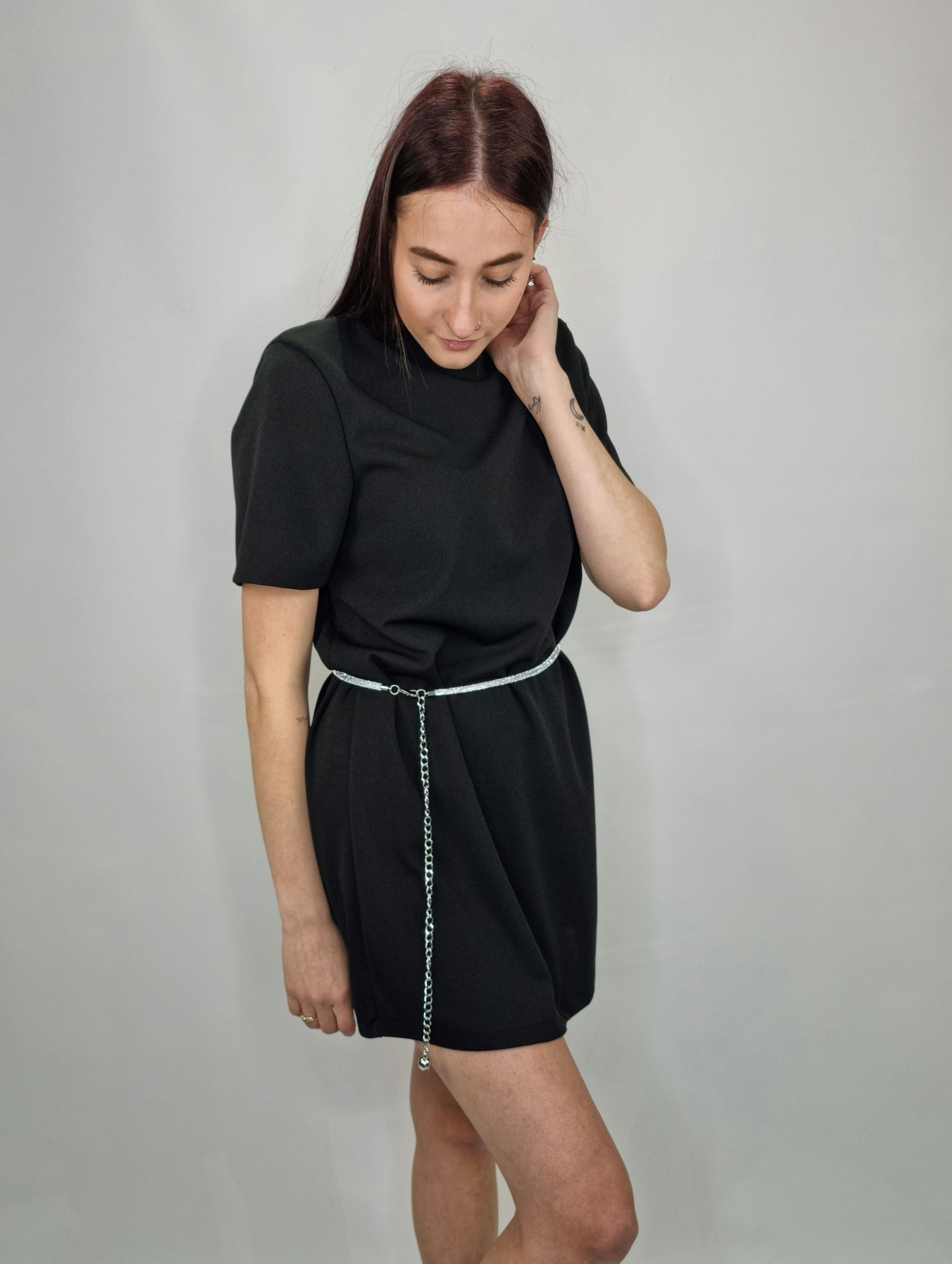 ABITO CON CINTURINA NERO