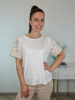 T-SHIRT RICAMO