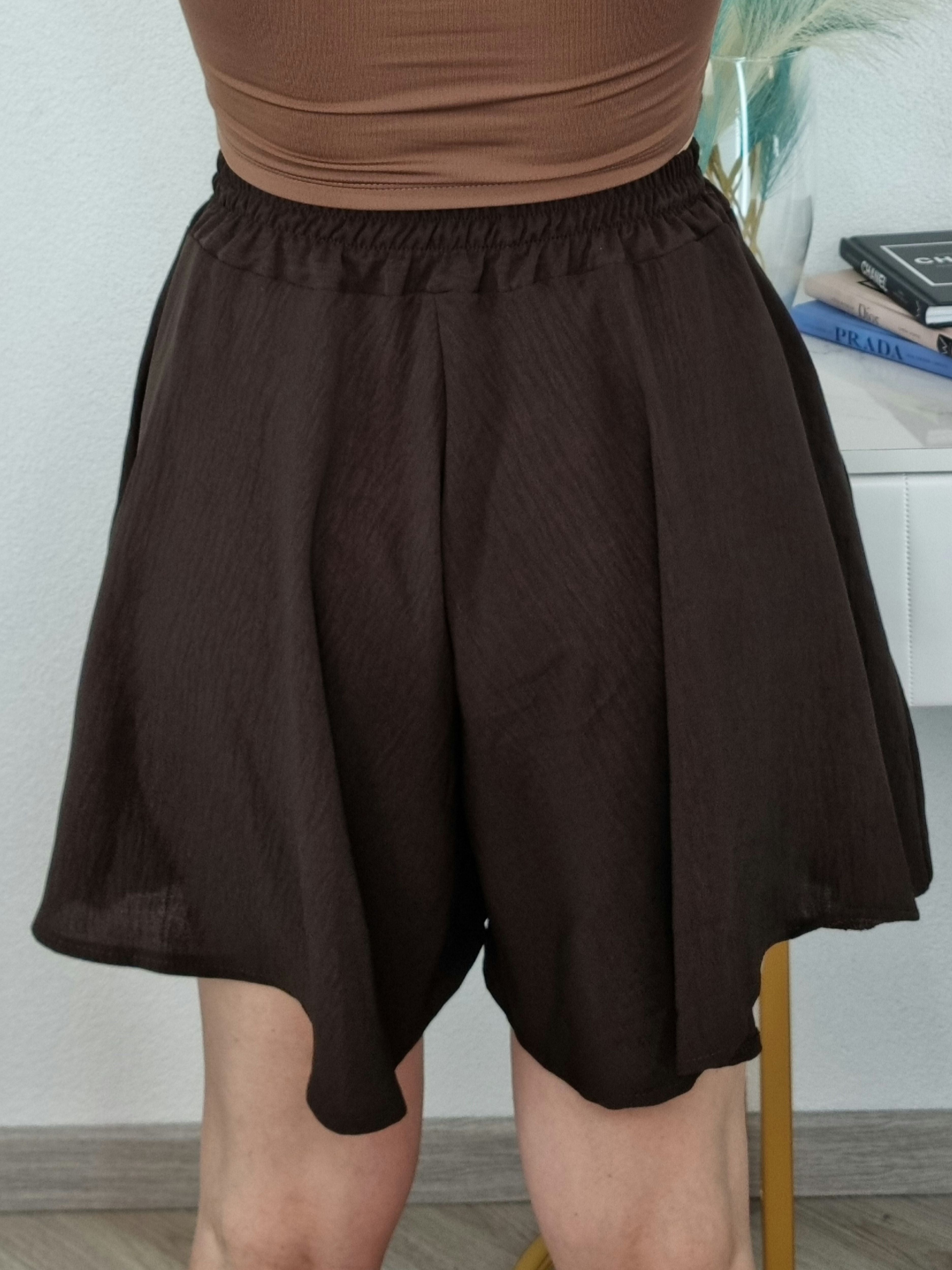SHORT ANGY MORO