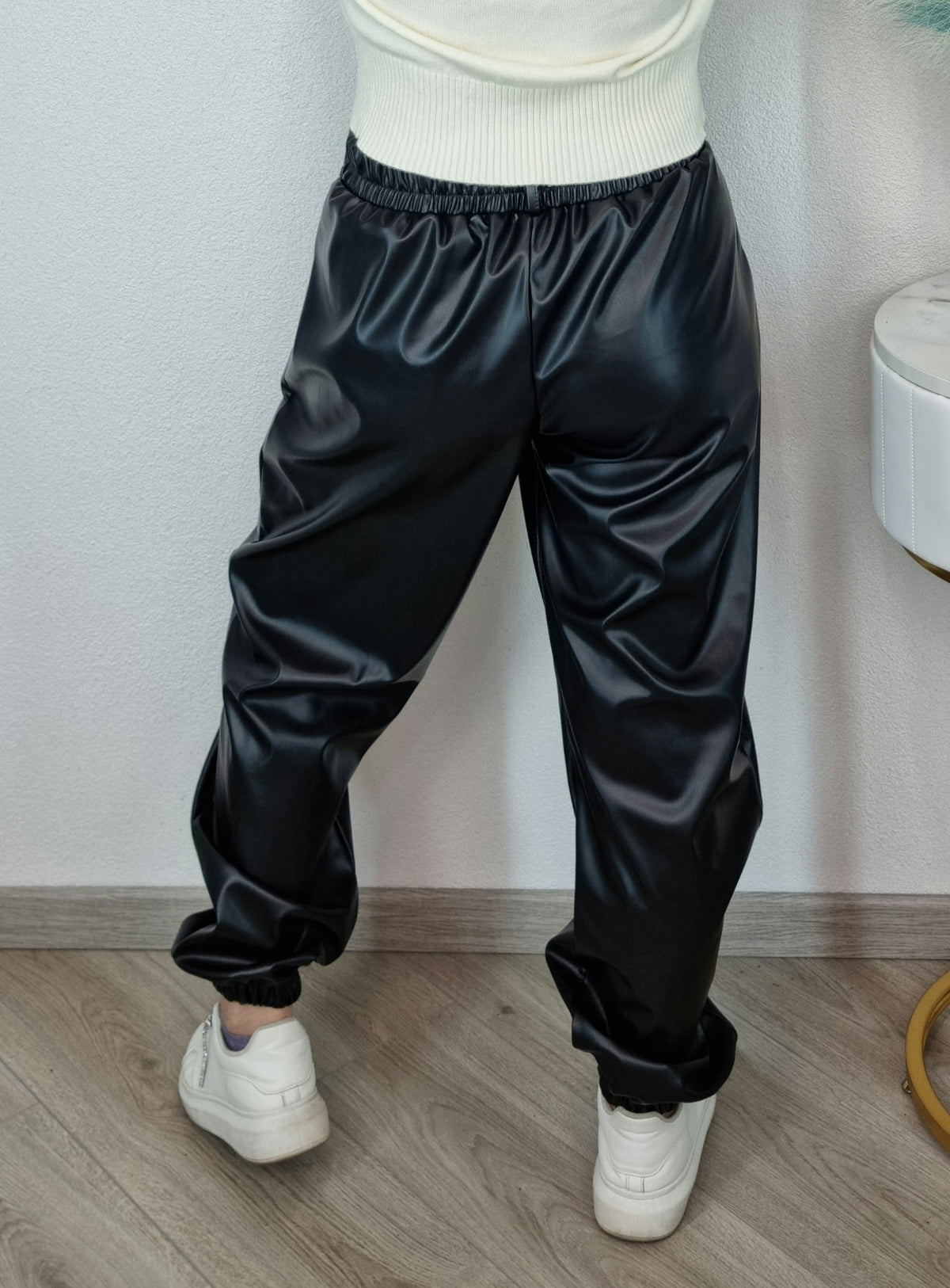 PANTALONE SIMIL PELLE NERO