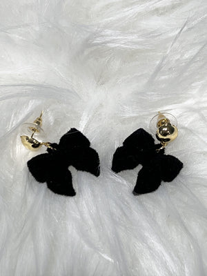 ORECCHINO FIOCCO NERO
